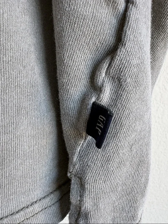 GAP Vintage-Style Green Tee - Picture 4 of 5